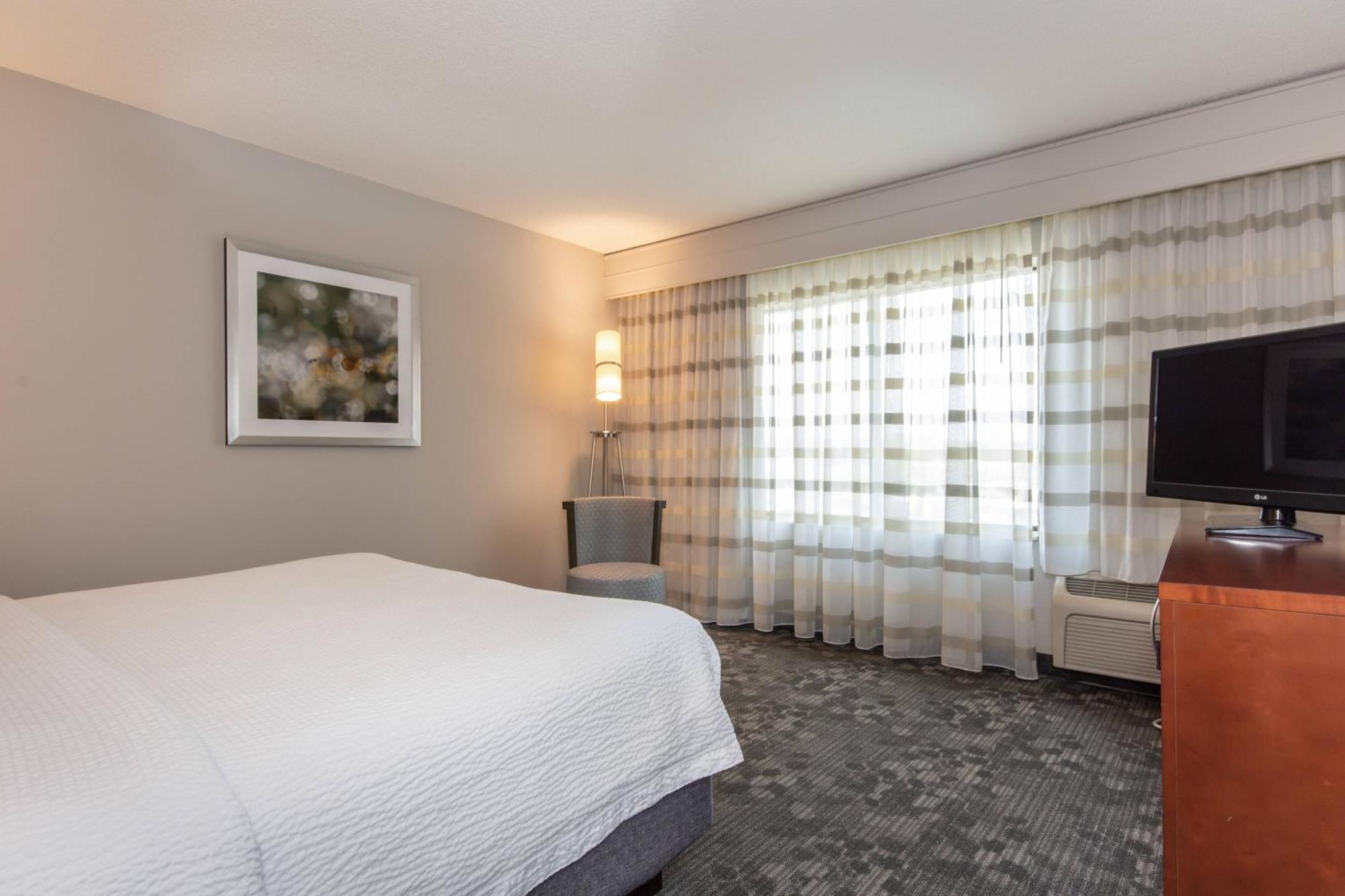 Courtyard By Marriott Charlotte Lake Norman Huntersville Exteriör bild