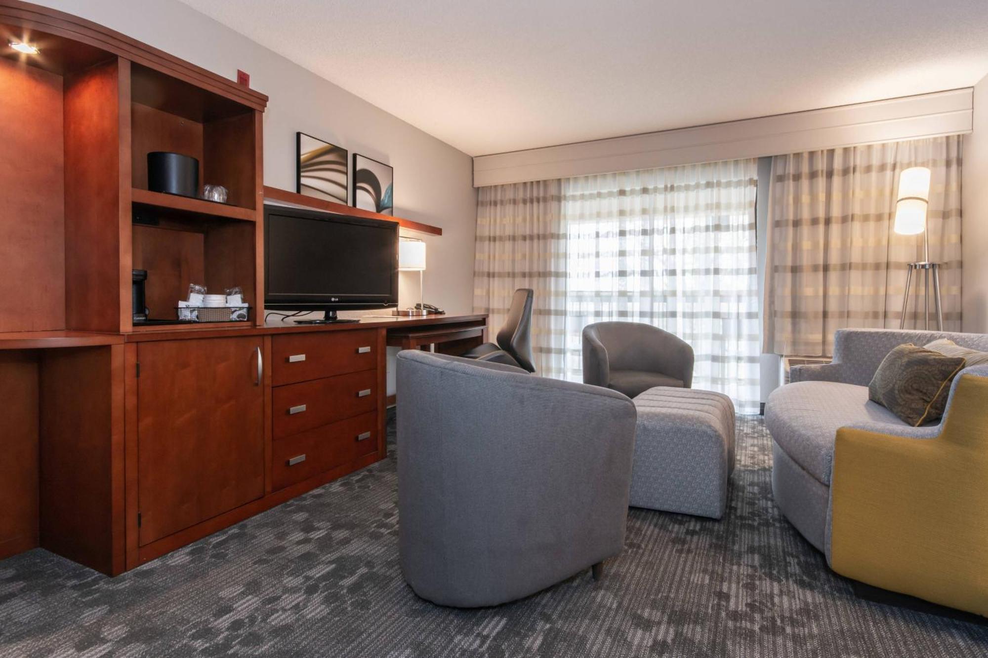 Courtyard By Marriott Charlotte Lake Norman Huntersville Exteriör bild